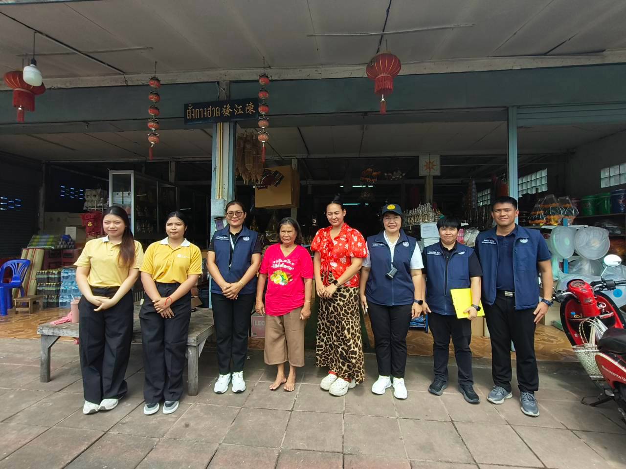 พาณิชย์ศรีสะเกษ ลงพื้นที่ตรวจสอบภาวะราคาจำหน่ายสินค้าในช่วงวันสำคัญทางพระพุทธศาสนา (วันออกพรรษา)